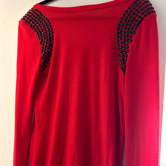 Red V-neck Sugarlips sweater with black beading, soft and lightweight, size L - Picture 2 of 3